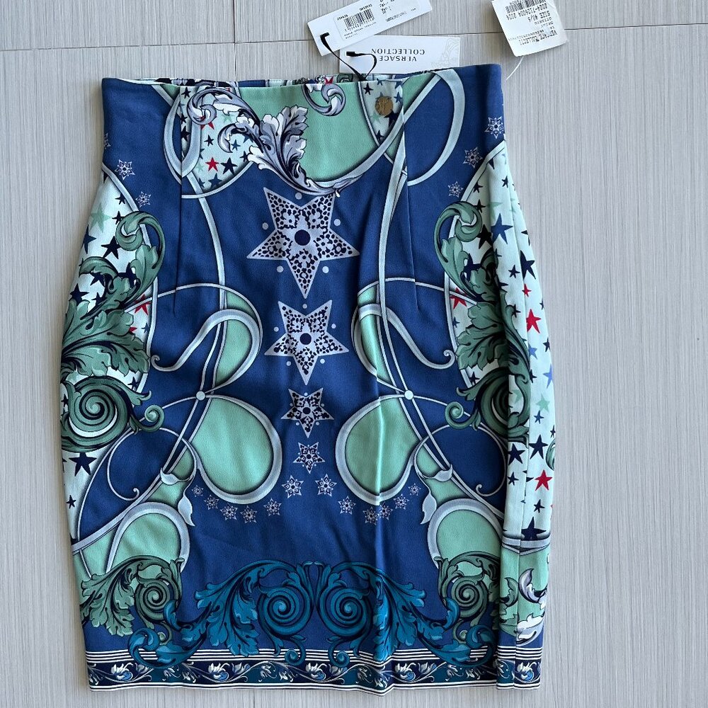 Star print skirt